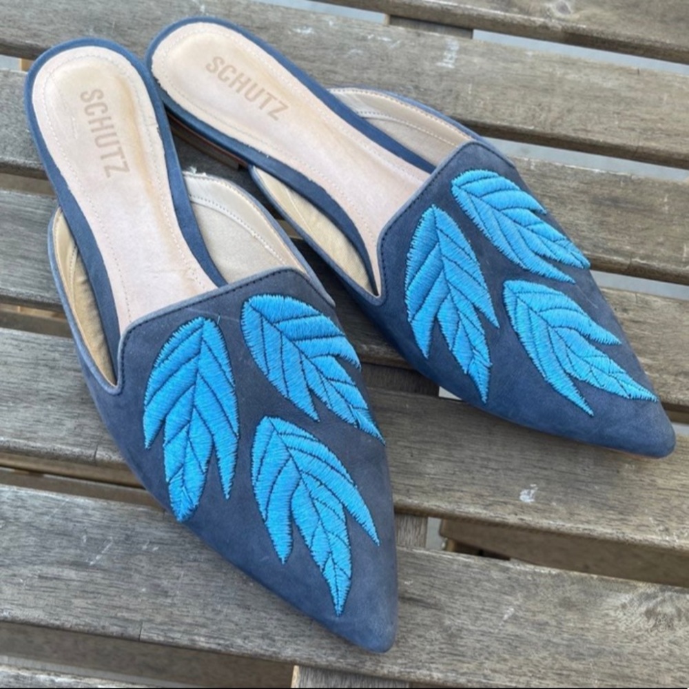 SCHUTZ || Navy Nubuck Flats w Blue Leaf || Size 9